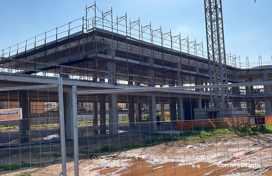 Incendio doloso al Polo d’Infanzia nel Quartiere San Pio. Lodispoto: «Gesto vile che colpisce famiglie e bambini, ma non ci fermeranno»