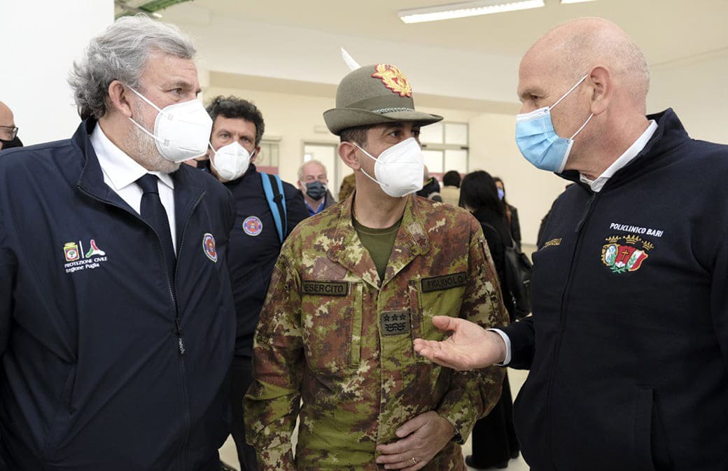 Il commissario Figliuolo e il capo della Protezione Civile Curcio hanno visitato il Centro Vaccinale HUB Fiera del Levante