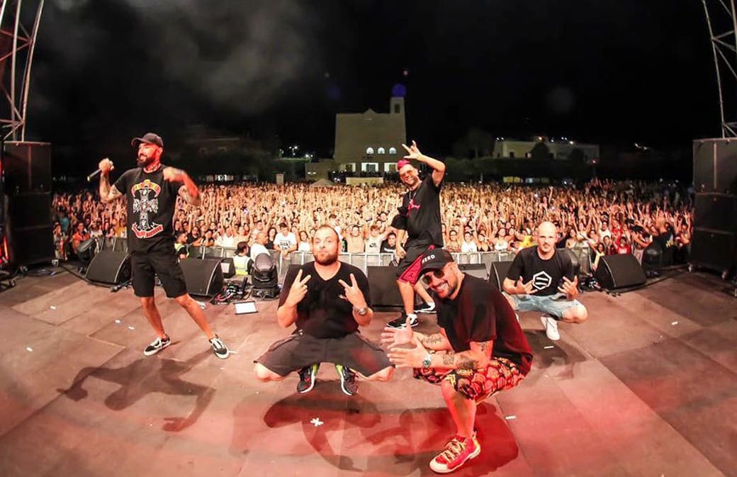 San Ferdinando, i Boomdabash riempiono piazza della Costituzione. Grande successo per l’evento voluto dall’Amministrazione Puttilli