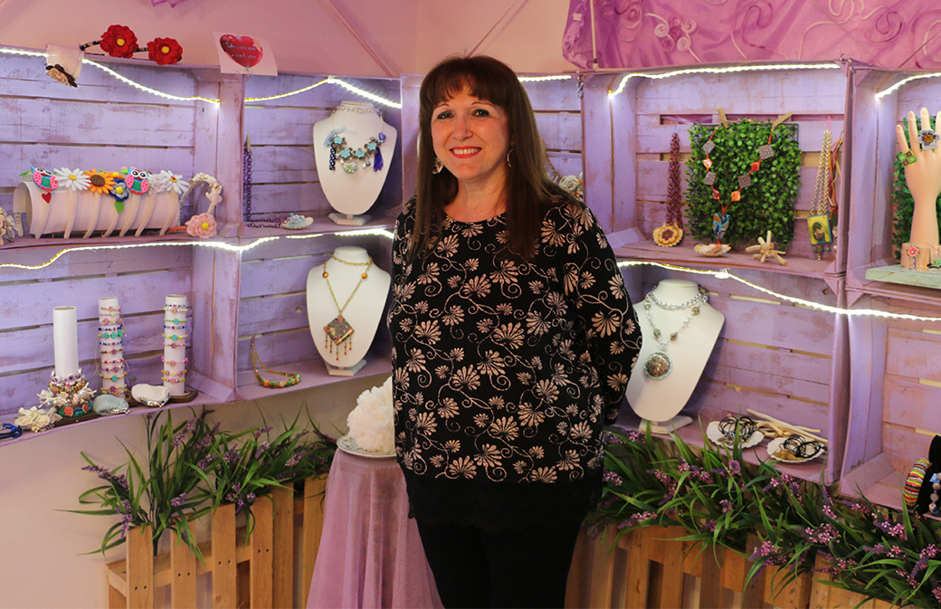 Riapre la bottega delle “Creazioni artigianali Crilu”. Lucia Cristiano: «Oggetti unici che raccontano la bellezza del nostro paese»