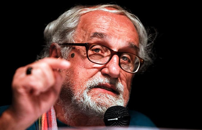 Padre Alex Zanotelli, appello ai giornalisti: «Rompiamo il silenzio sulla sofferenza dei più poveri»