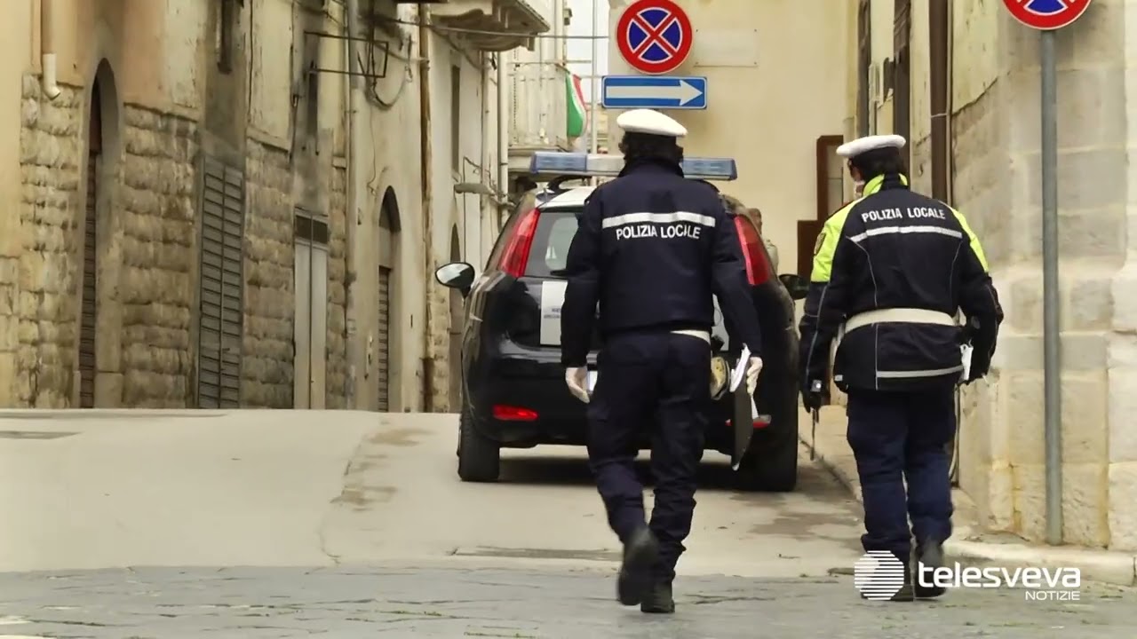 Abbandono di rifiuti nel centro storico di Canosa: stretta della Polizia locale, 18 denunce e sanzioni