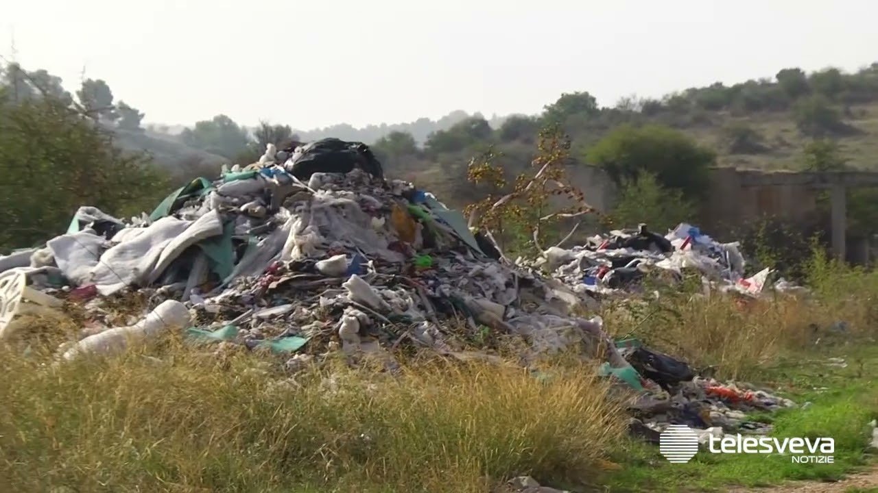 Trinitapoli, iniziata la rimozione delle ecoballe dall’ex opificio “La Fenice”