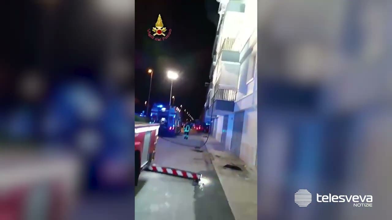 Paura a Trinitapoli: incendio in un appartamento, evacuate 6 famiglie
