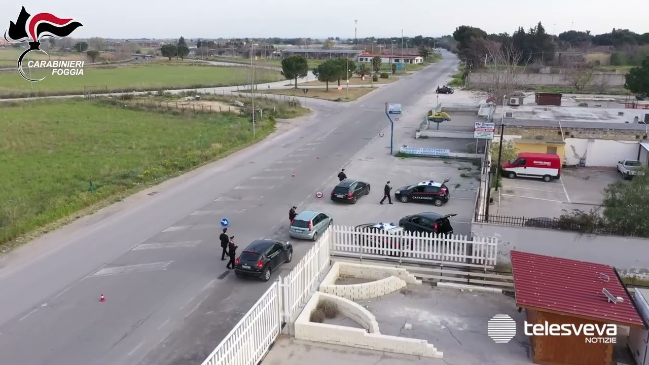 Carabinieri all’inseguimento di un’auto rubata tra Margherita e San Ferdinando: speronata una gazzella